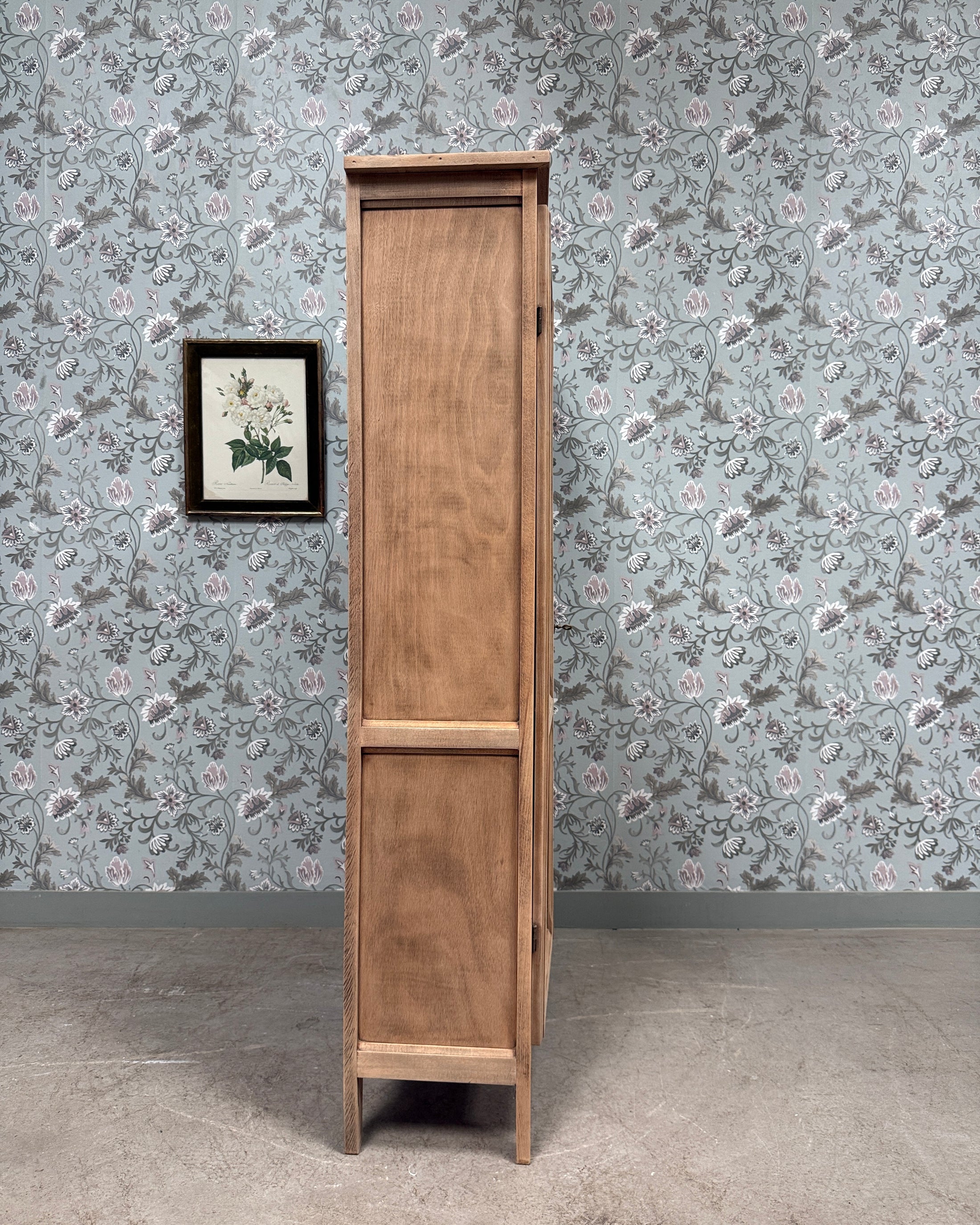 Vitrine parisienne à croisillons