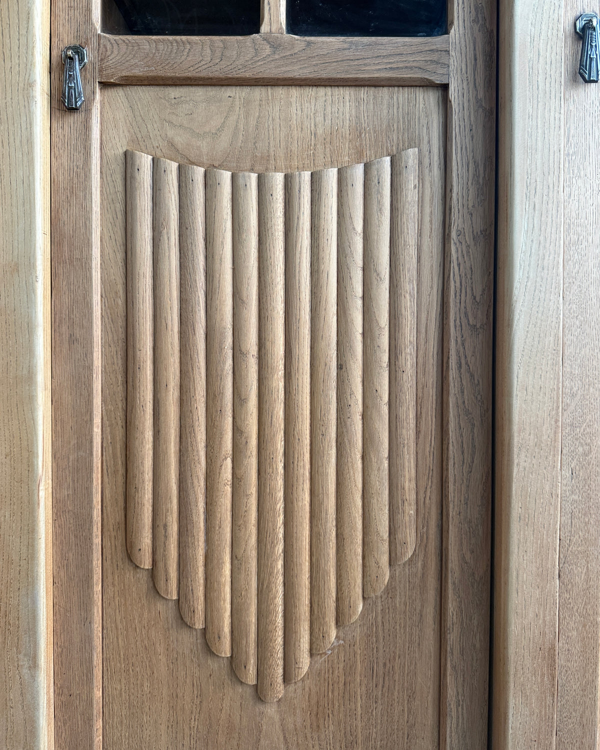 Armoire Art Déco asymétrique trois portes en chêne