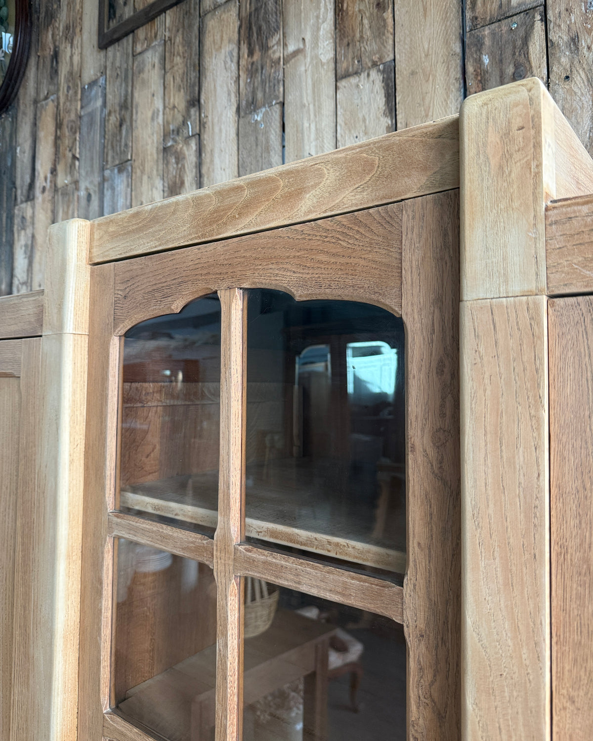 Armoire Art Déco asymétrique trois portes en chêne