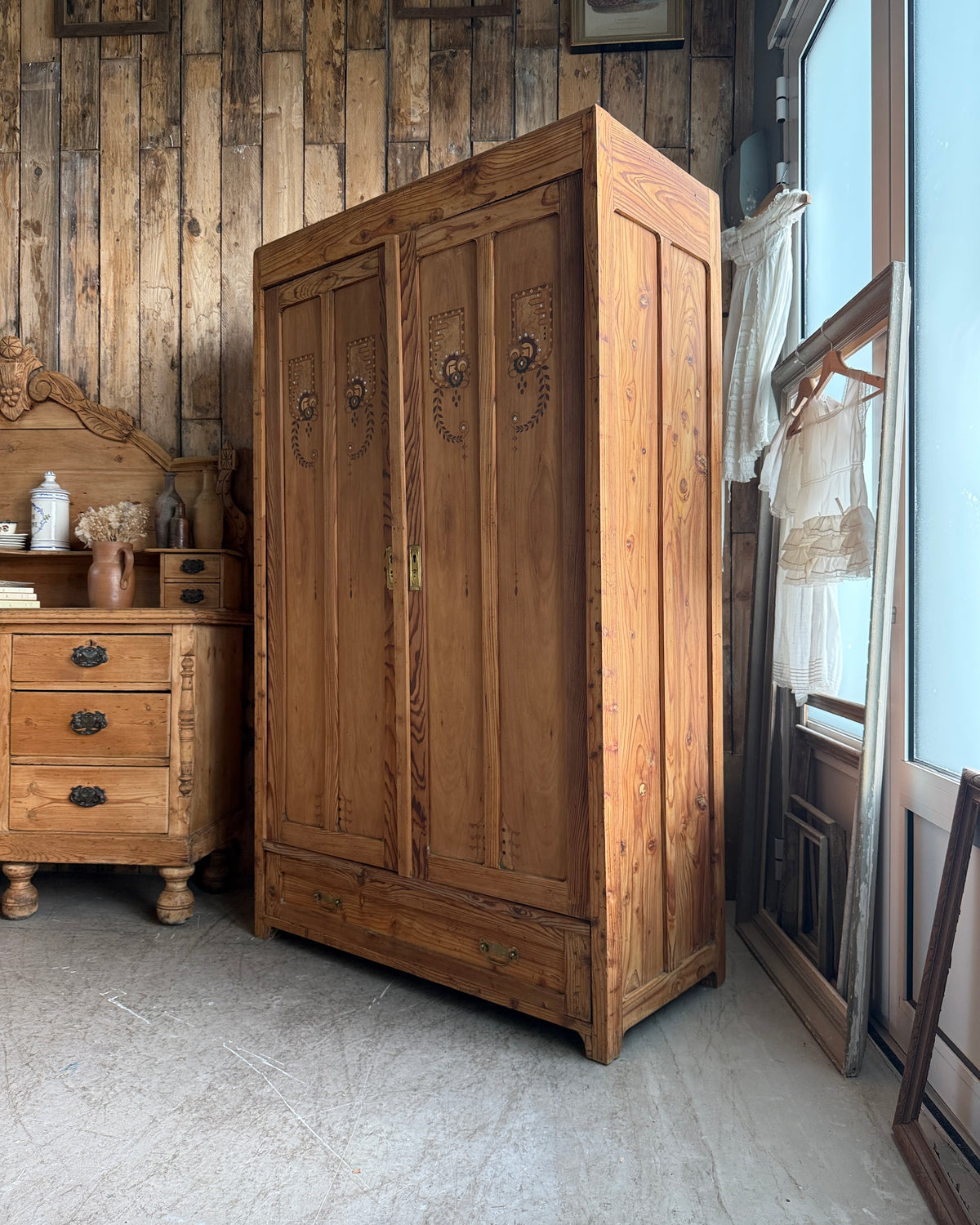 Armoire Art Nouveau tchèque