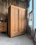 Charger l'image dans la visionneuse de la galerie, Armoire Art Nouveau tchèque
