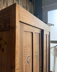 Charger l'image dans la visionneuse de la galerie, Armoire Art Nouveau tchèque
