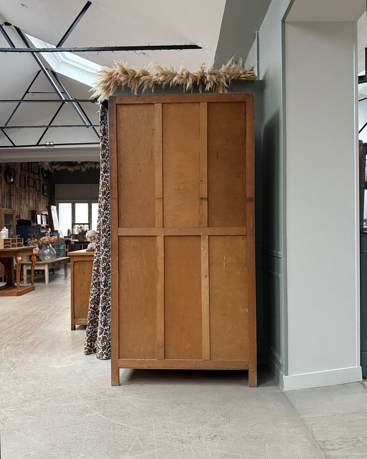 Armoire parisienne grise