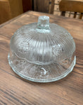 Charger l'image dans la visionneuse de la galerie, Cloche en verre vintage
