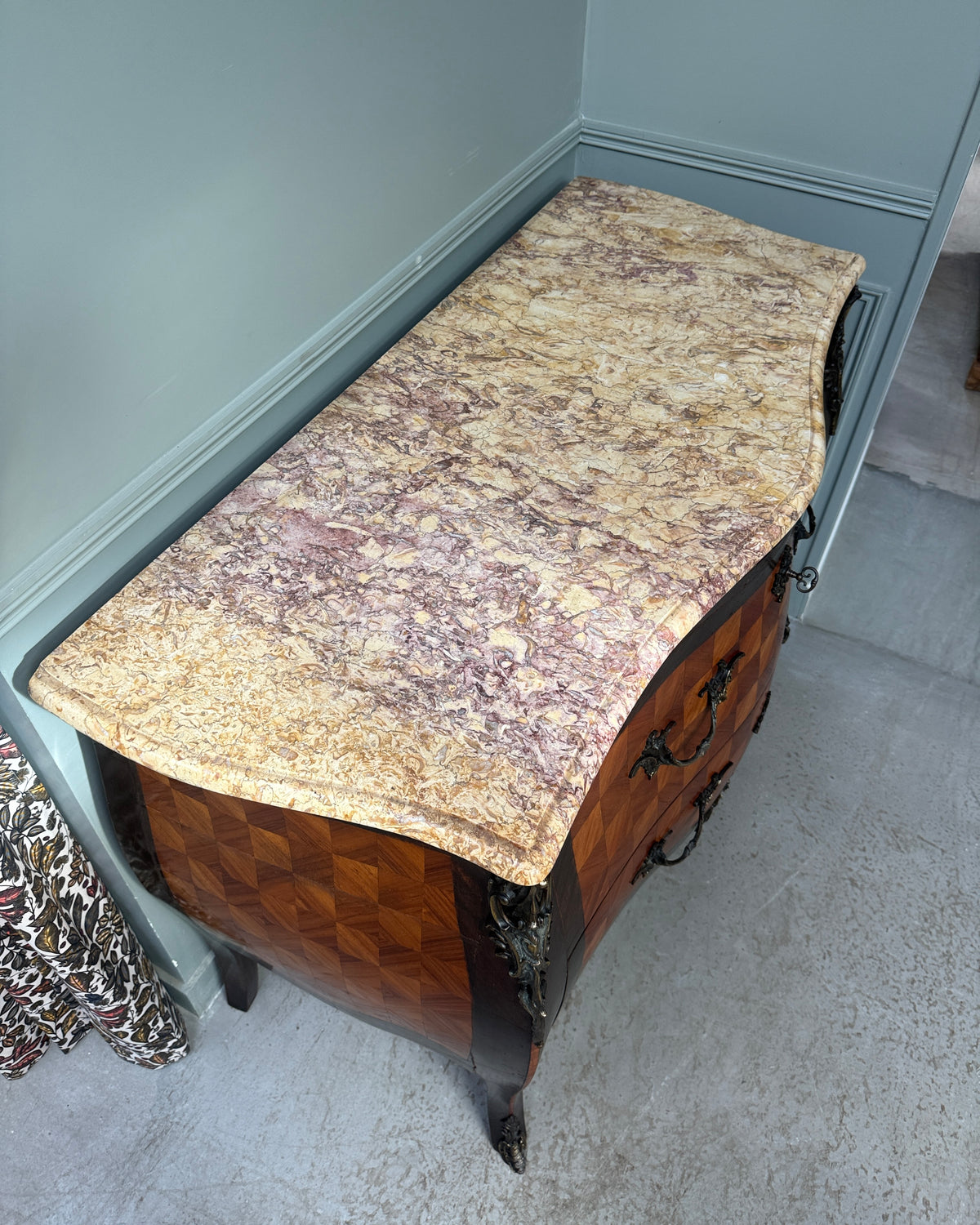 Commode sauteuse Louis XV