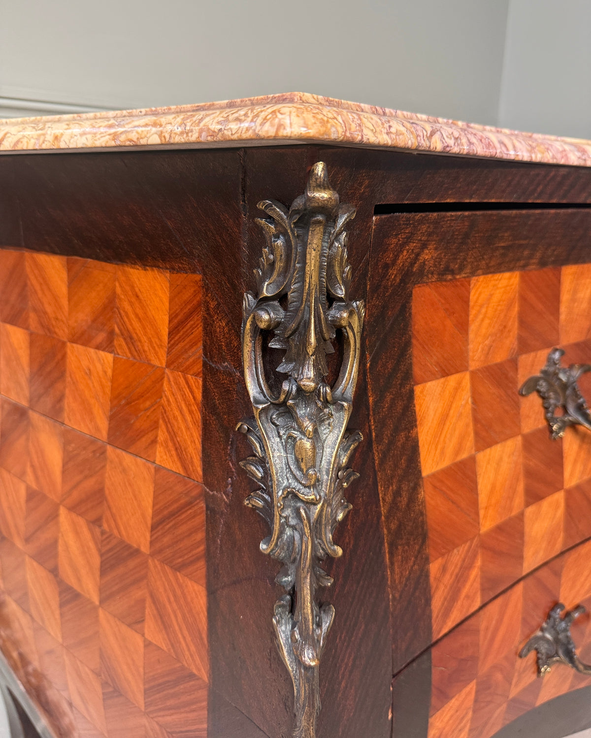 Commode sauteuse Louis XV