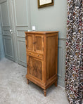 Charger l'image dans la visionneuse de la galerie, Petit buffet haut ancien en noyer
