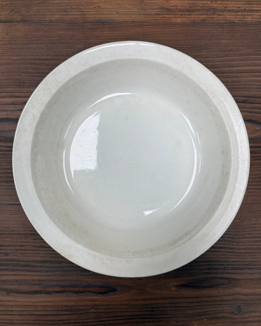Plat rond creux terre de fer Choisy-le-Roi