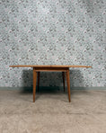 Charger l'image dans la visionneuse de la galerie, Table extensible vintage en chêne
