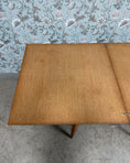 Charger l'image dans la visionneuse de la galerie, Table extensible vintage en chêne

